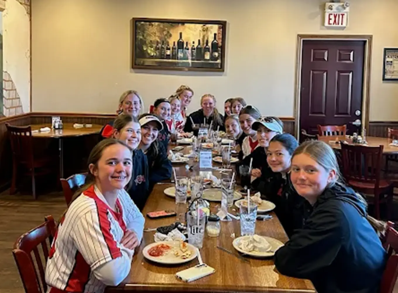 young sports team celebrating at Cavataio's Restaurant & Pizzeria in Staunton IL