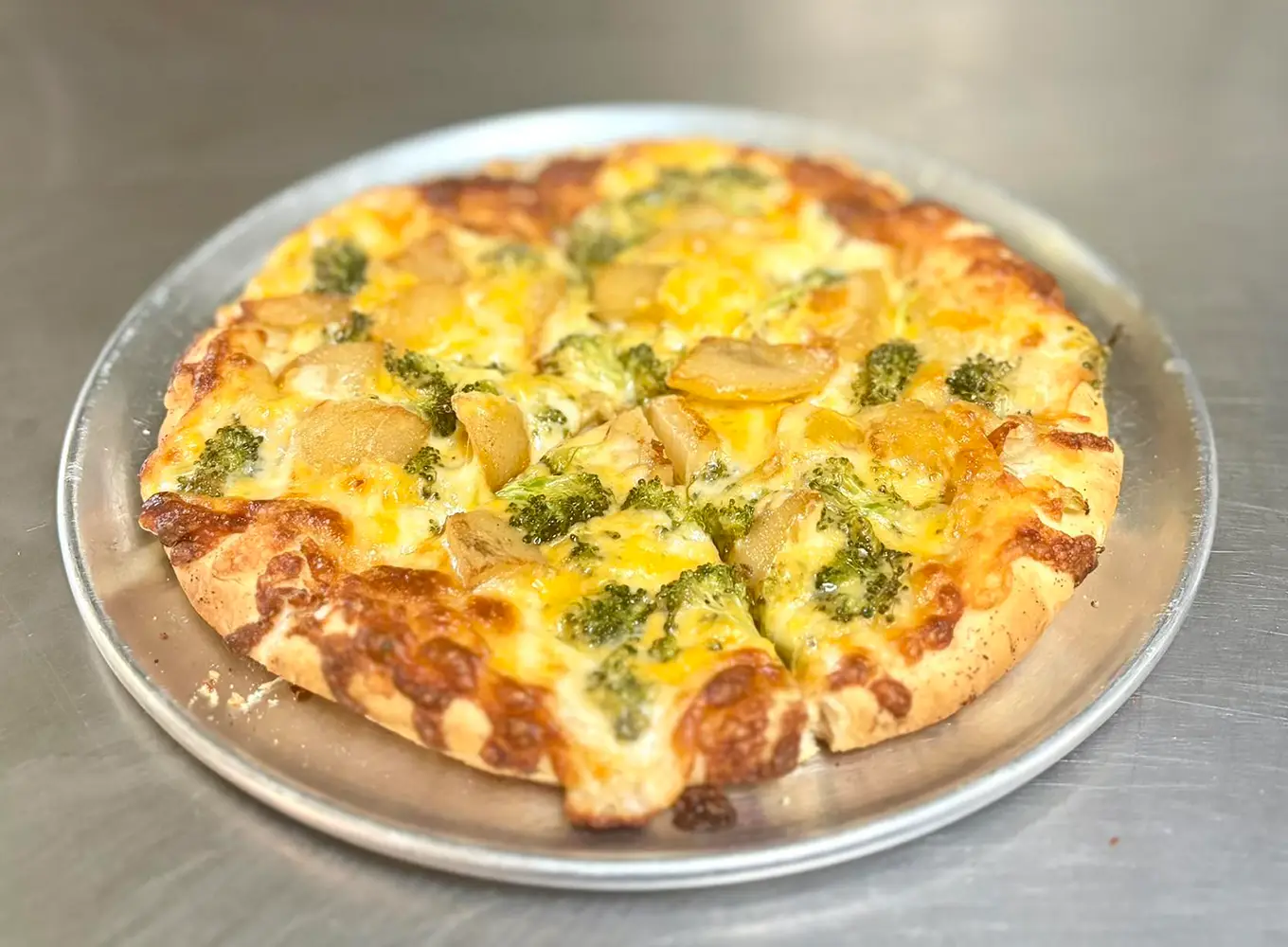 handcrafted pizzas at Cavataio's Restaurant & Pizzeria in Staunton IL